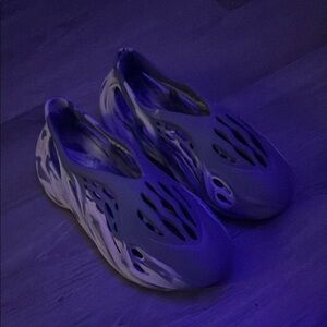 Yeezy Foam Runner - Blue and Gray